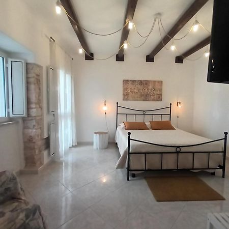 Antiche Mura Apartments"Cielo Di Puglia" -2 Matrimoniali, Cucina E Terrazzo 图里 外观 照片