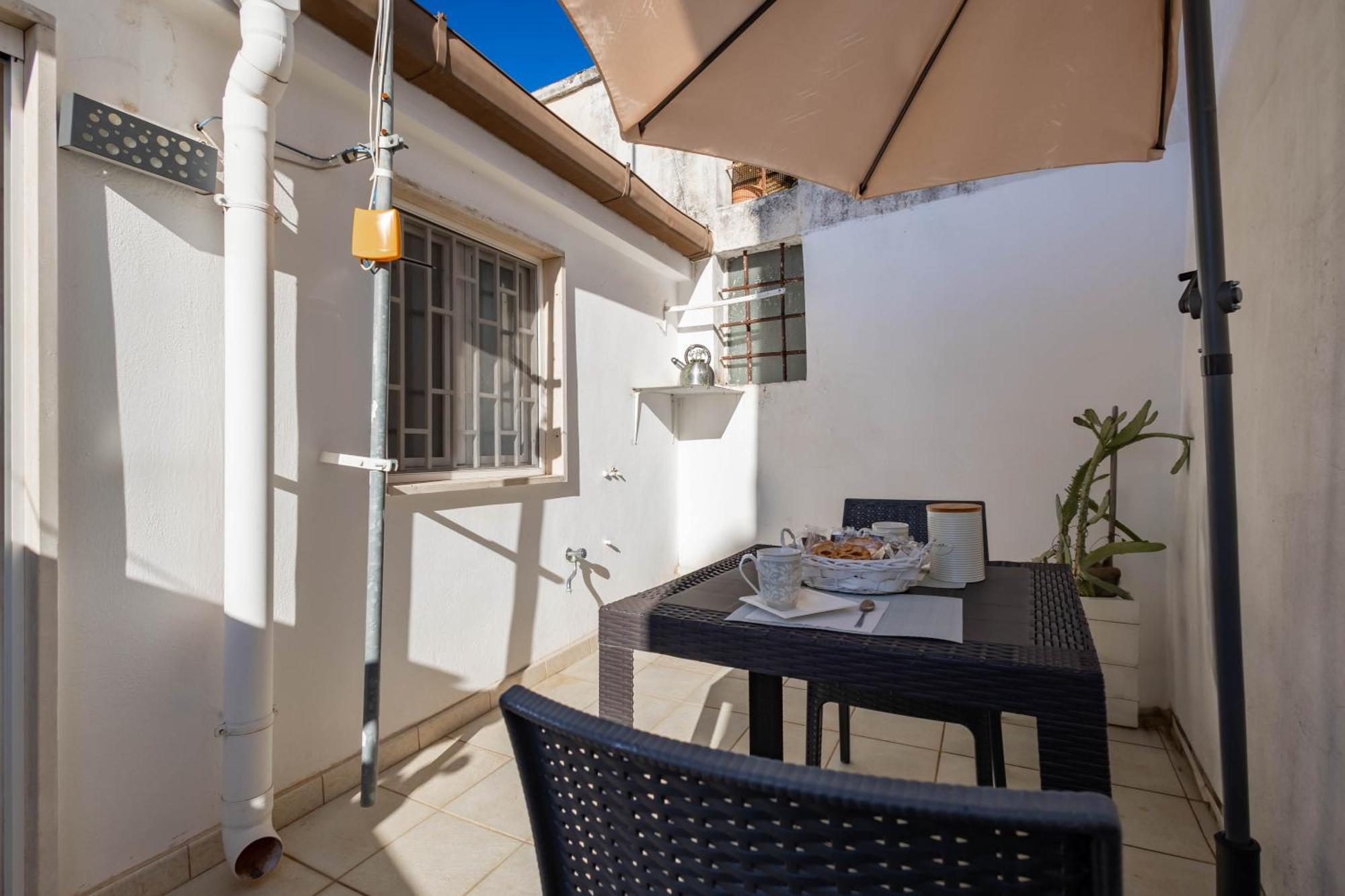 Antiche Mura Apartments"Cielo Di Puglia" -2 Matrimoniali, Cucina E Terrazzo 图里 外观 照片